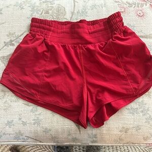 Red Lulu Hotty hot 2.5 in inseam shorts